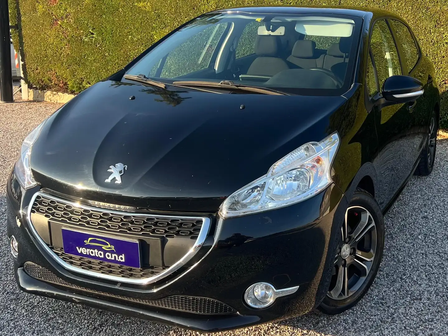 Peugeot 208 208 5p 1.4 vti 16v Active gpl Schwarz - 1