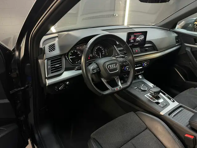 Audi Q5 view 6