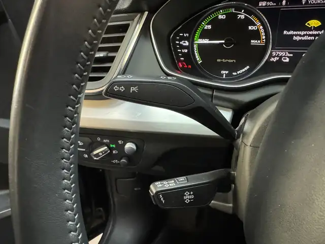 Audi Q5 view 15