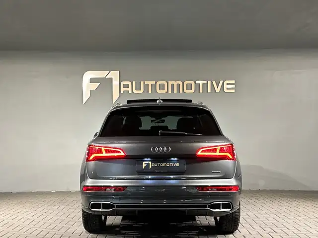 Audi Q5 view 11