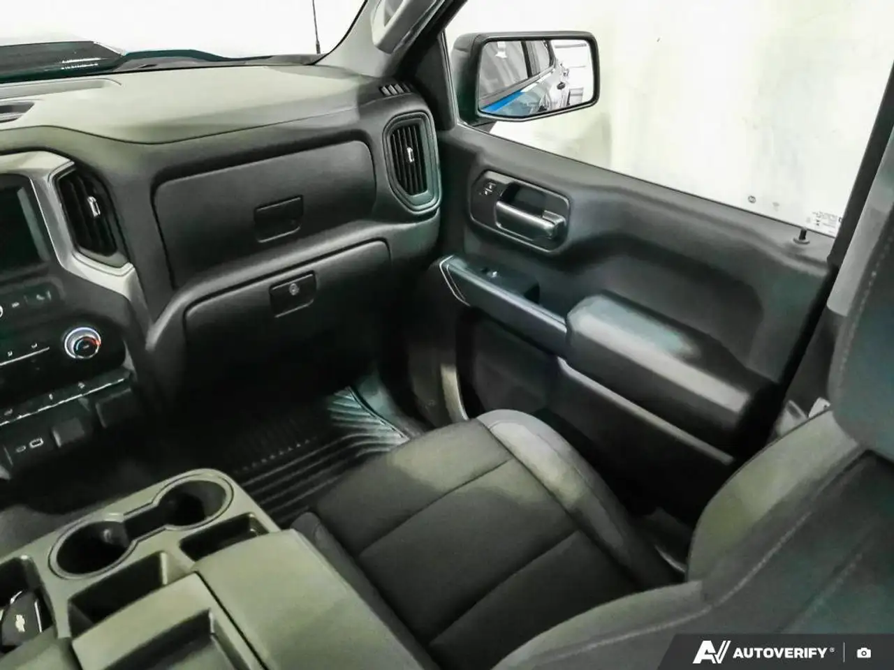 Chevrolet Silverado 1500 снимка Chevrolet Silverado 1500