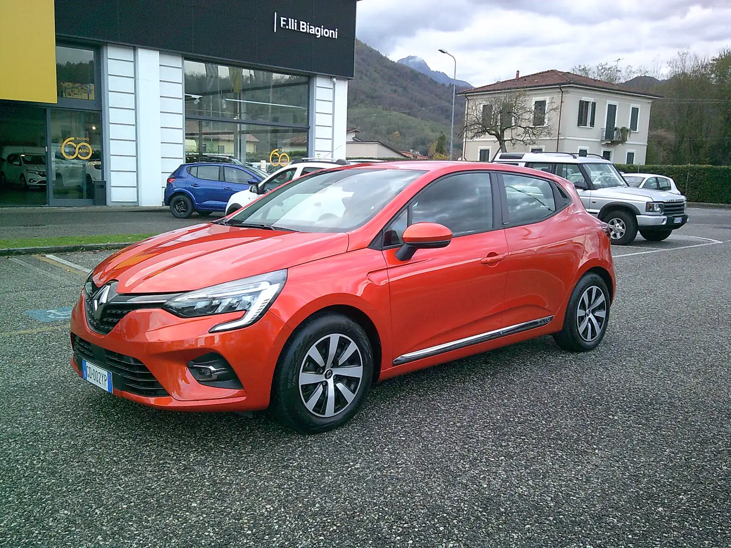 Renault Clio Clio 1.6 E-Tech hybrid Zen 140cv auto solo19.000km Orange - 1