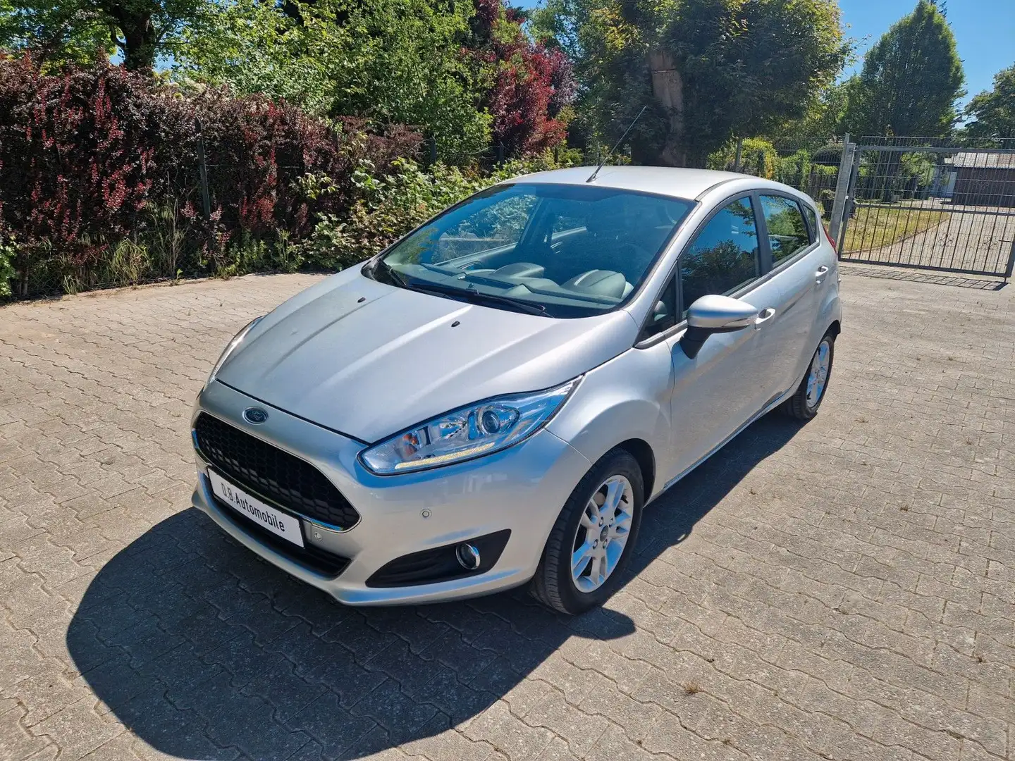 Ford Fiesta Celebration AUT aAHK PDC NAVI Winterpaket Zilver - 1