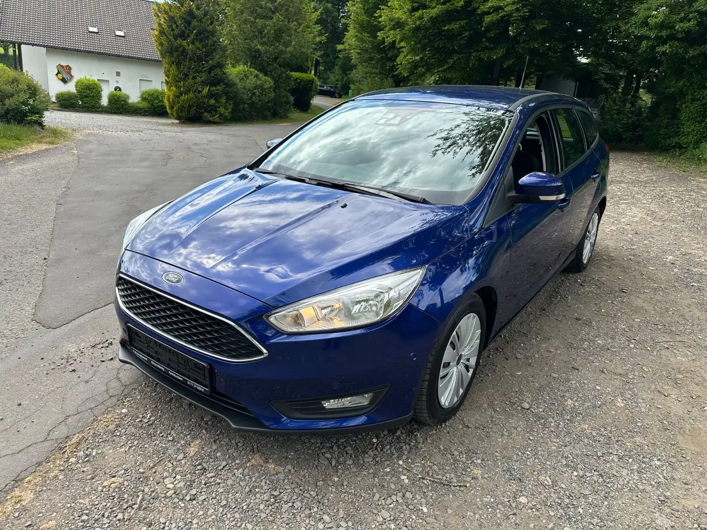 Ford Focus Turnier Trend 1,5TDCI Automatik Cool&Sound Blauw - 2