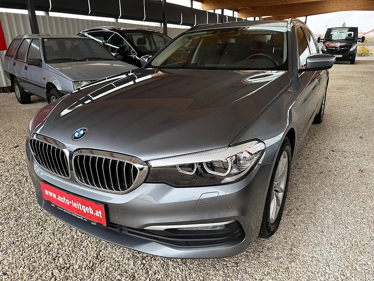 BMW 530 d xDrive Touring Aut. Grau - 1