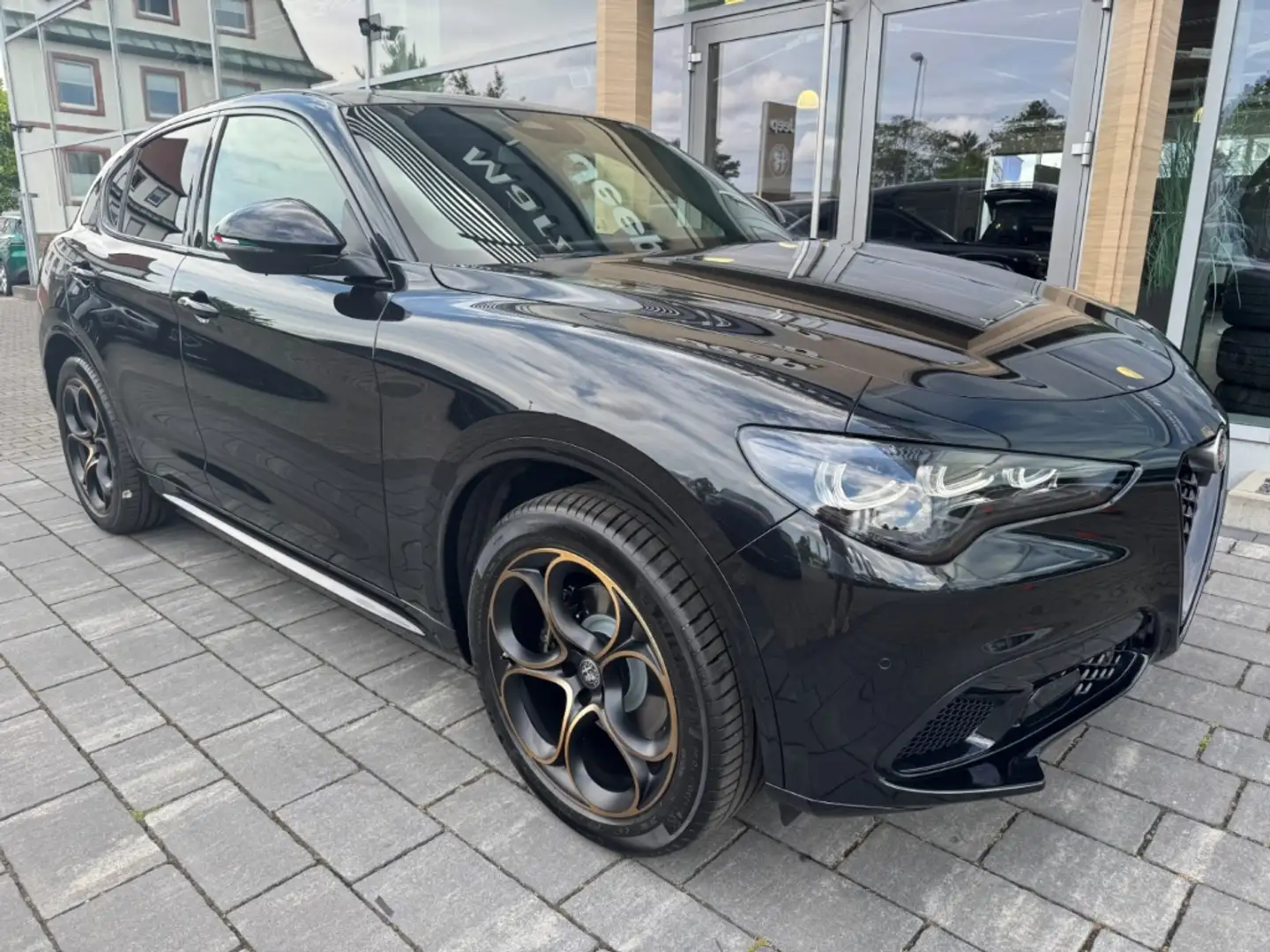 Alfa Romeo Stelvio Intensa Q4 Technopaket AHK-el. Navi Leder Digitale Schwarz - 2