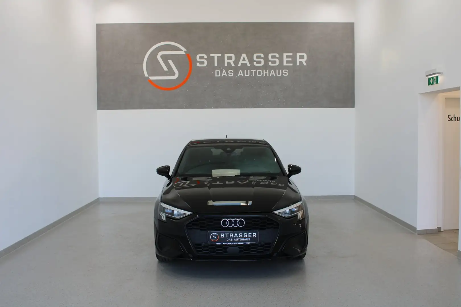 Audi A3 30 TFSI intense Schwarz - 2