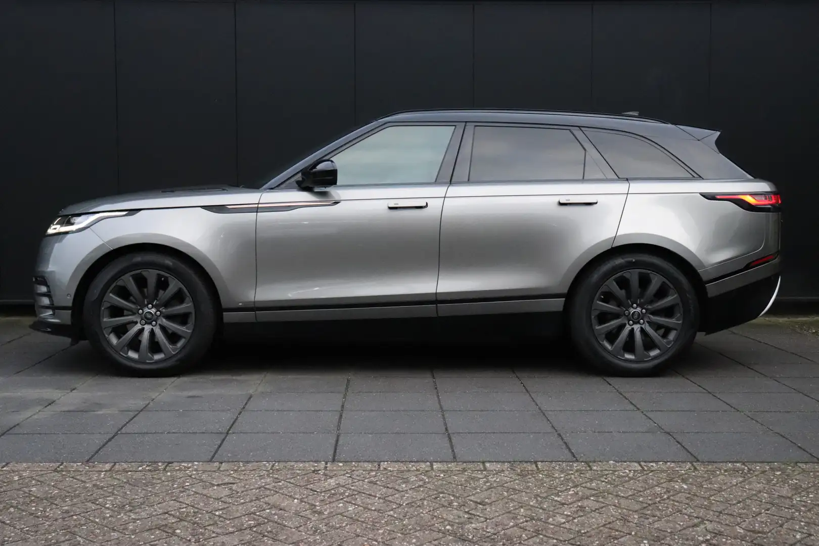 Land Rover Range Rover Velar 2.0 I4 AWD R-Dynamic HSE | LEDER | MEMORY | PANO | Szürke - 2