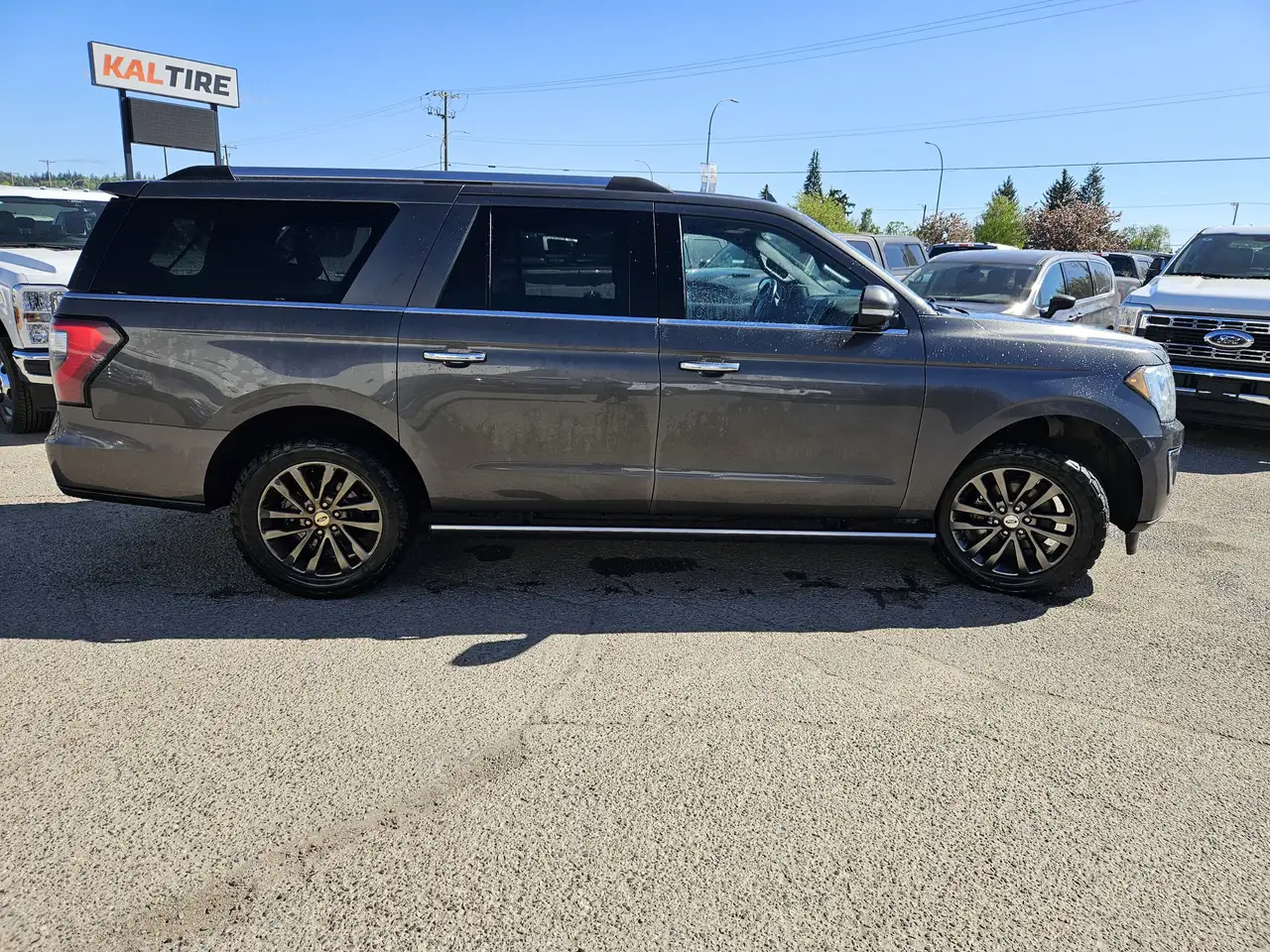 Ford Expedition снимка Ford Expedition
