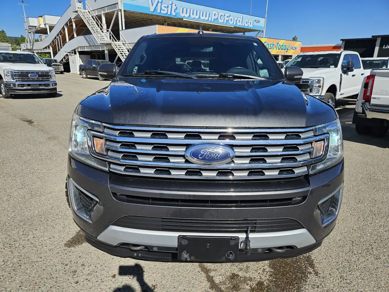 Ford Expedition снимка Ford Expedition