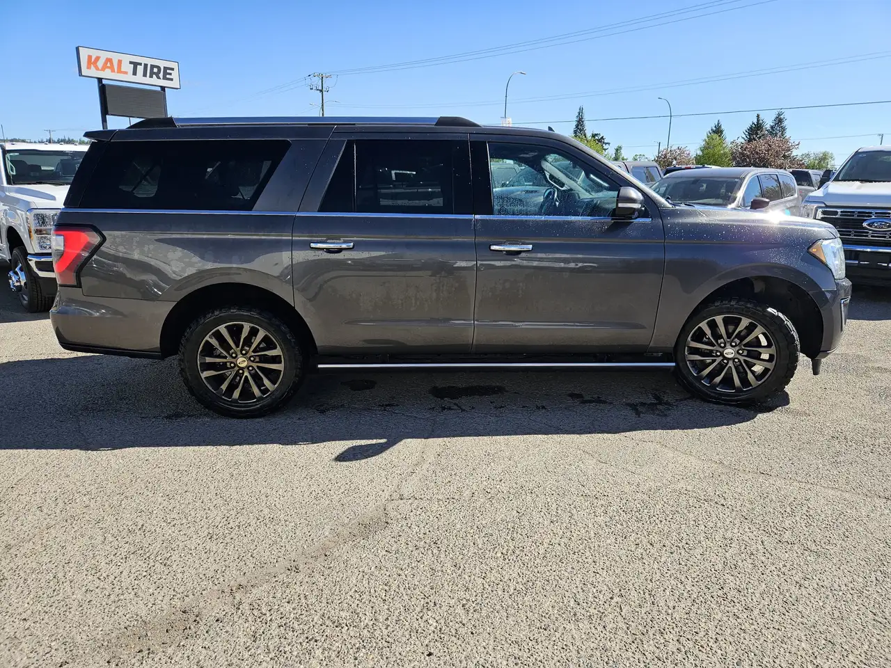 Ford Expedition снимка Ford Expedition