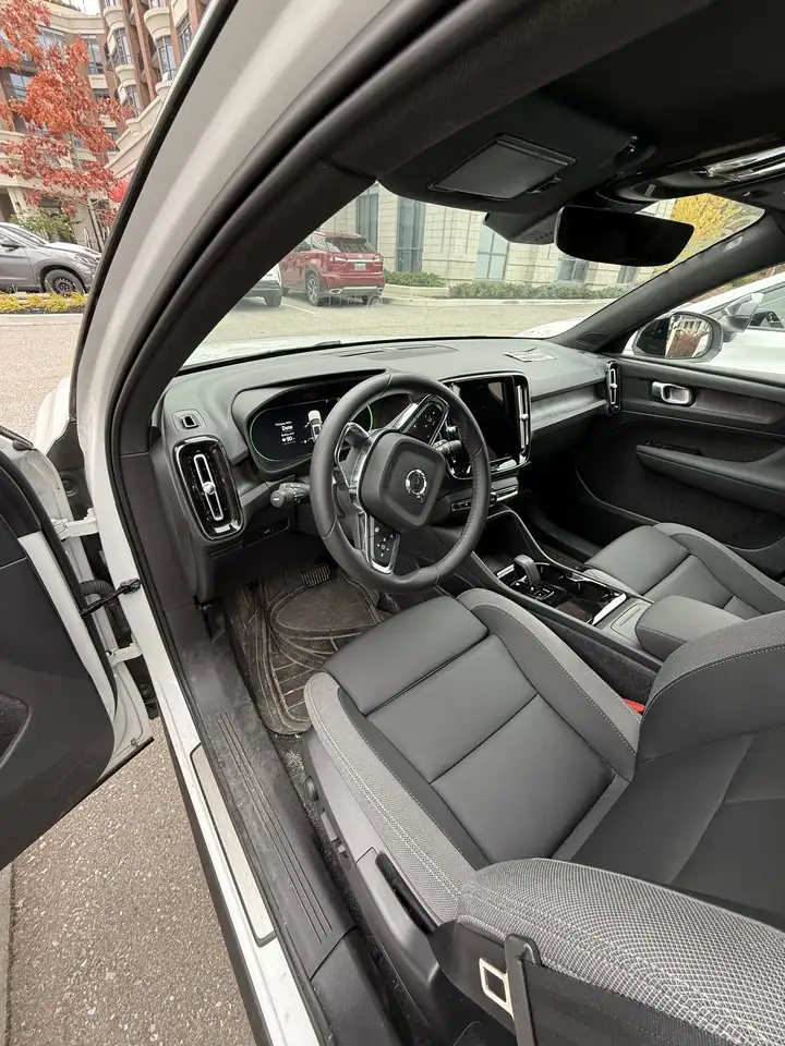 Volvo XC40 снимка Volvo XC40