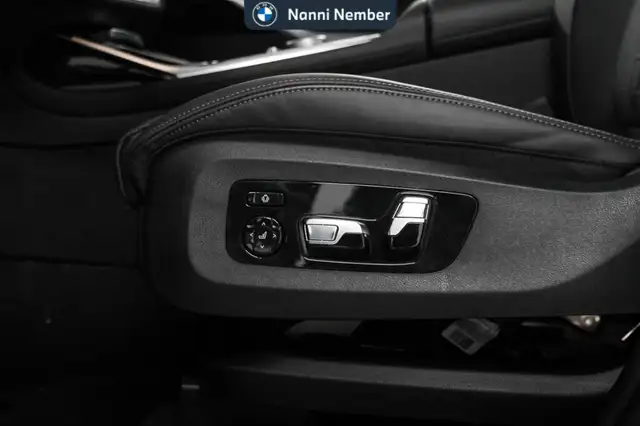 BMW X7 view 15