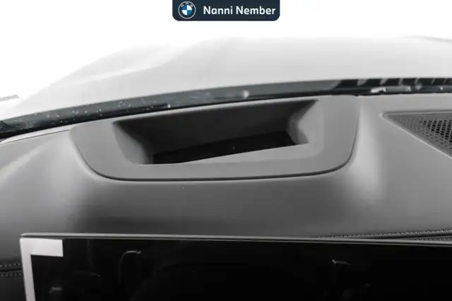 BMW X7 view 10