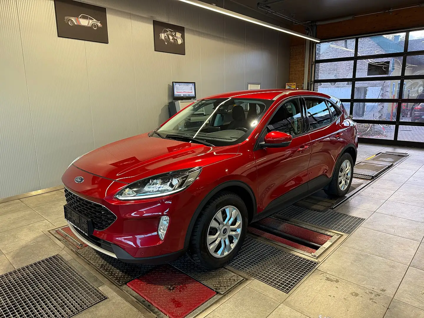 Ford Kuga 1,5 EcoBlue Cool & Connect Aut. Rot - 1