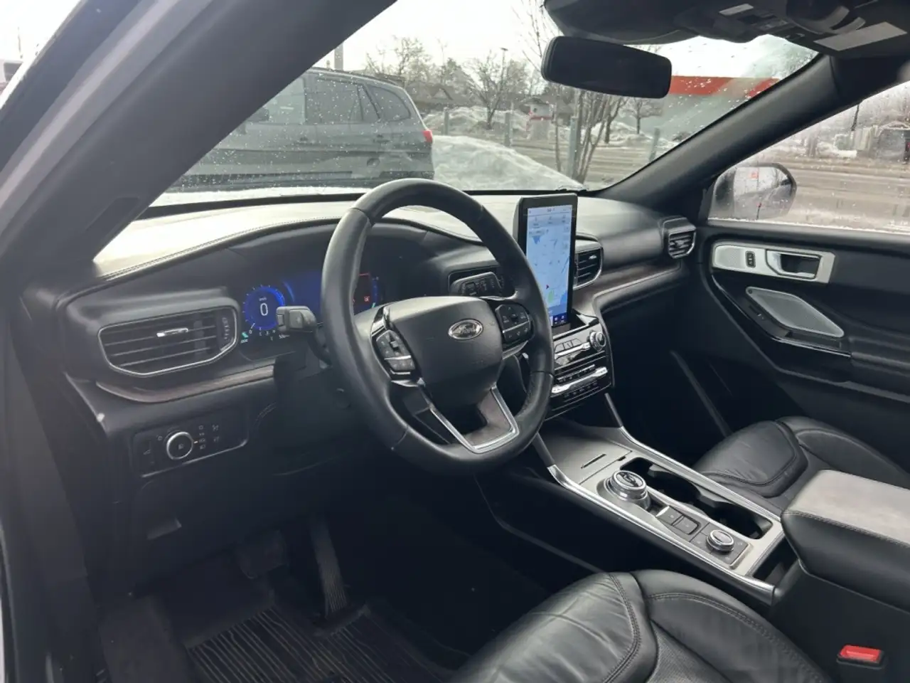 Ford Explorer снимка Ford Explorer