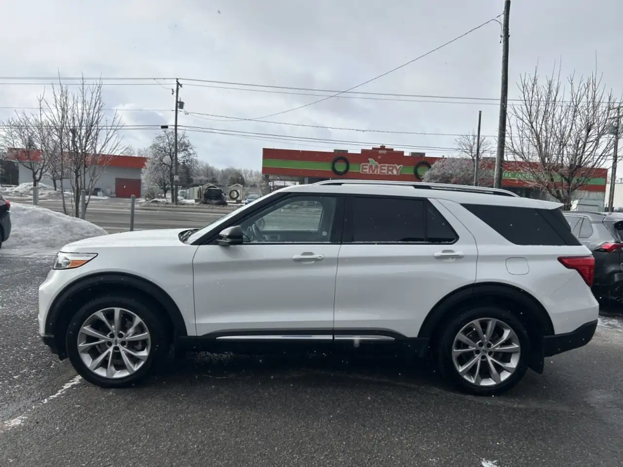 Ford Explorer снимка Ford Explorer