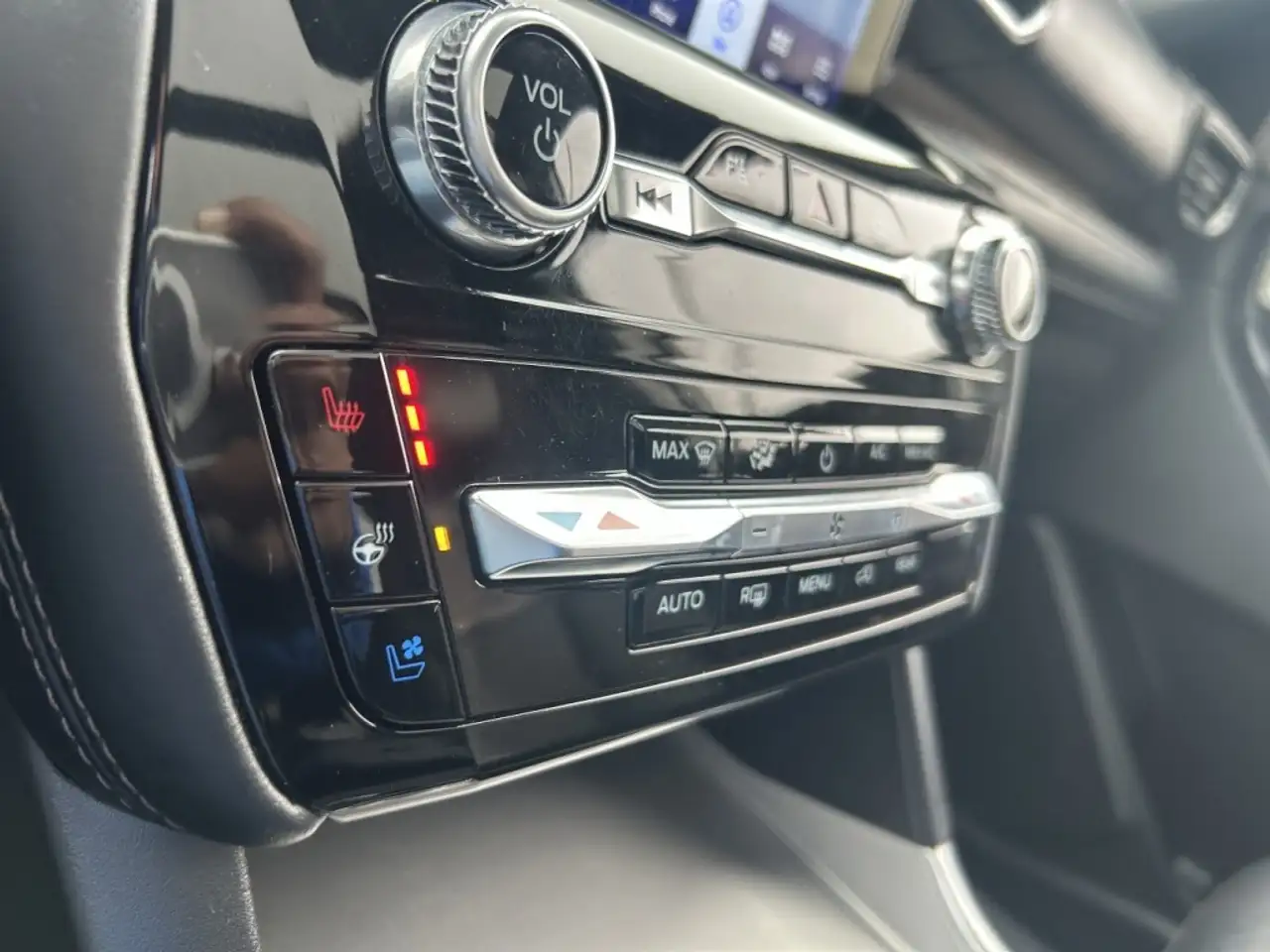 Ford Explorer снимка Ford Explorer