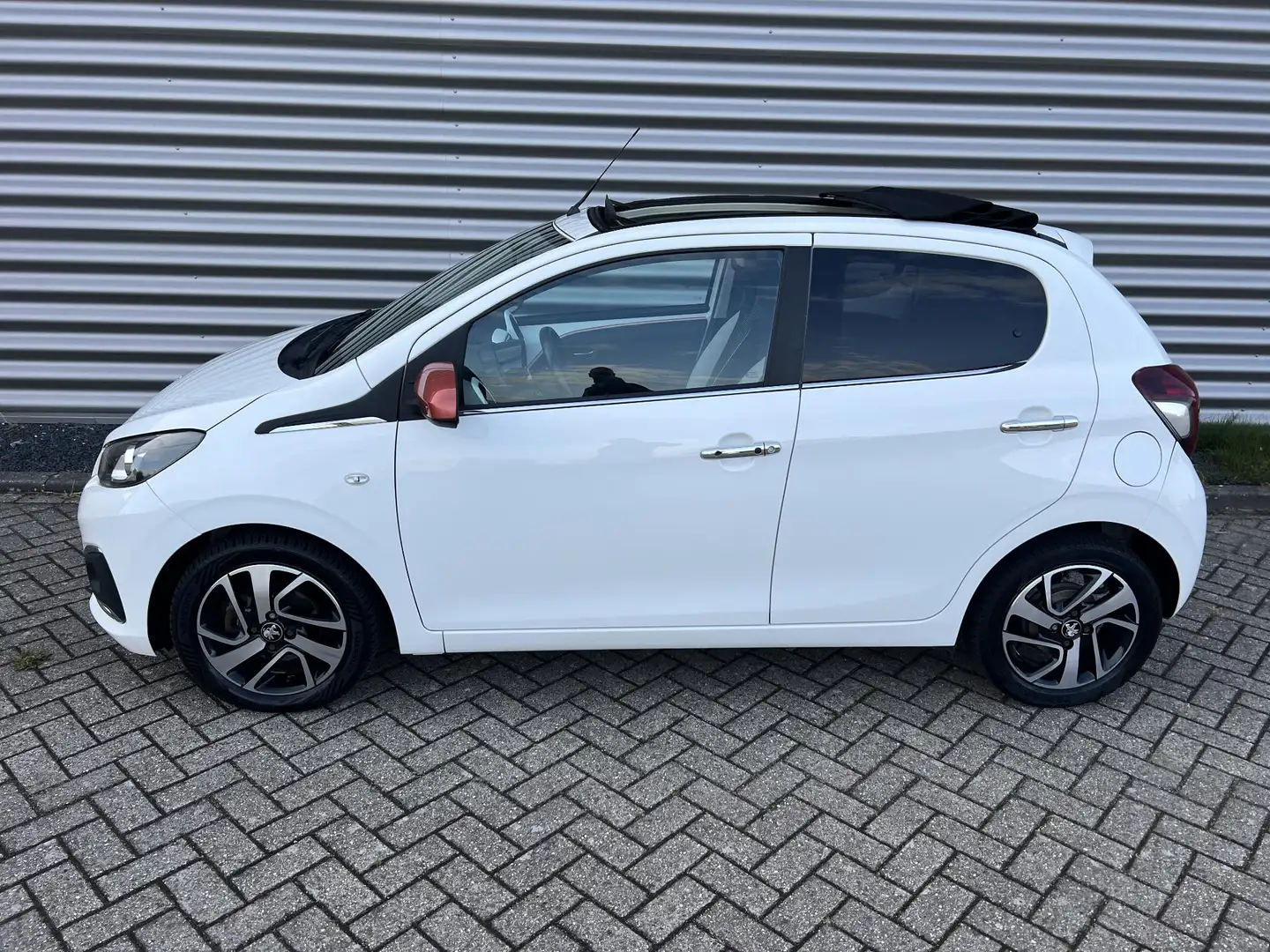 Peugeot 108 1.2 Puretech TOP! Roland Garros Cabrio Panorama Wit - 2