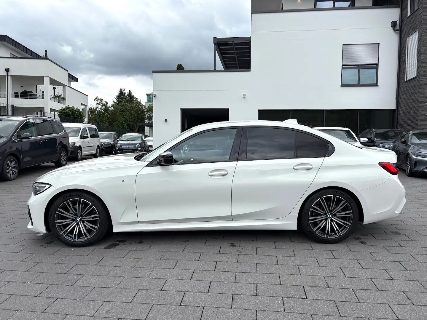 BMW 320 320dA Lim. M-SPORT NAVI LED HEAD UP 1.HAND Weiß - 2