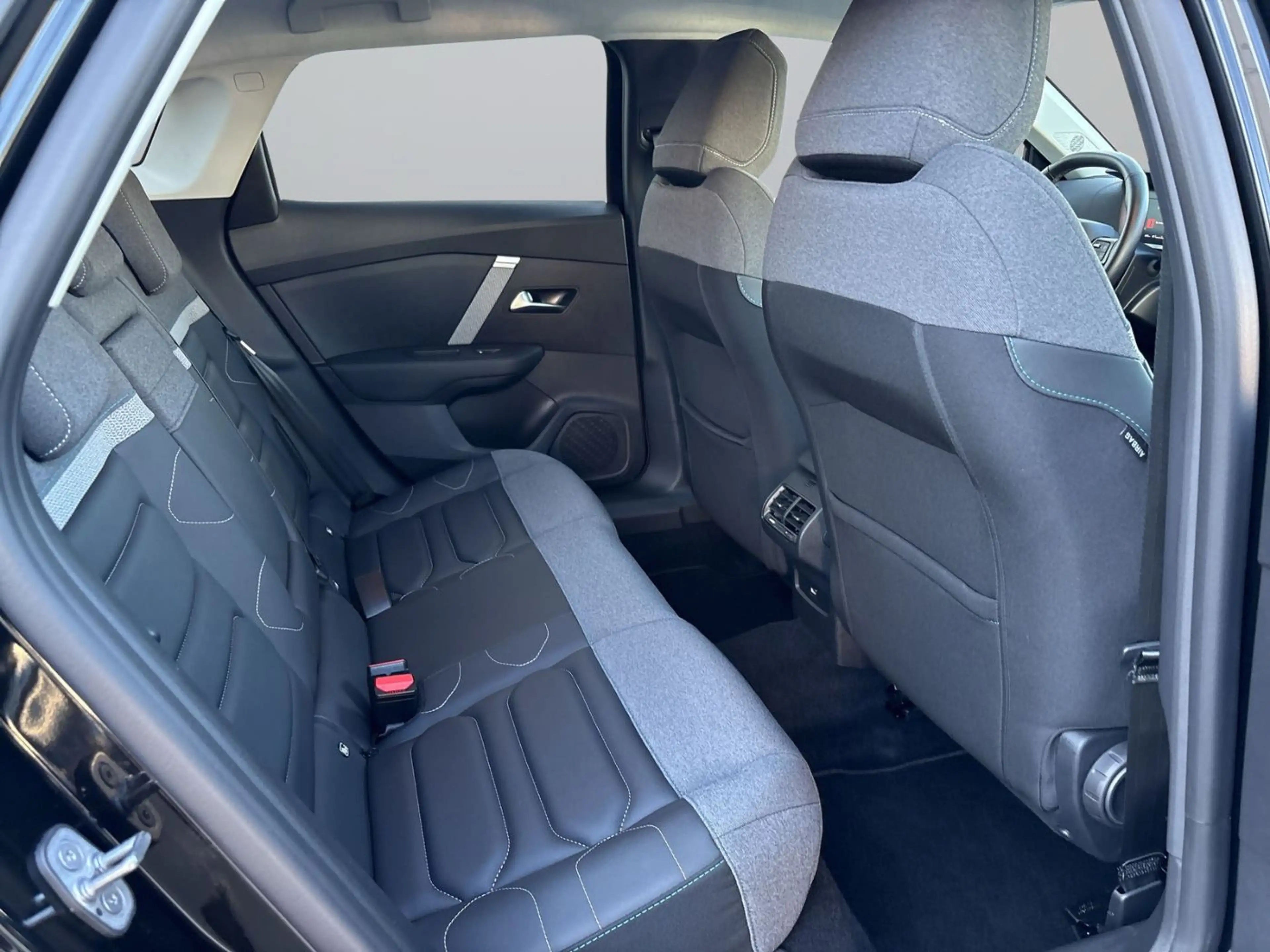 Citroen C4 X C4X 1.2 PureTech 130 MAX ACC+LED+Navi+SHZ — photo 11