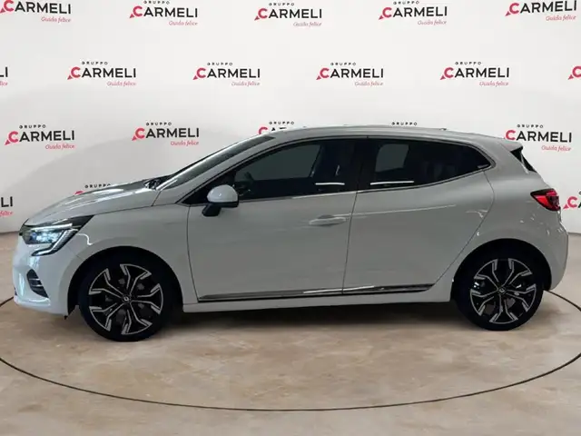 Renault Clio view 2