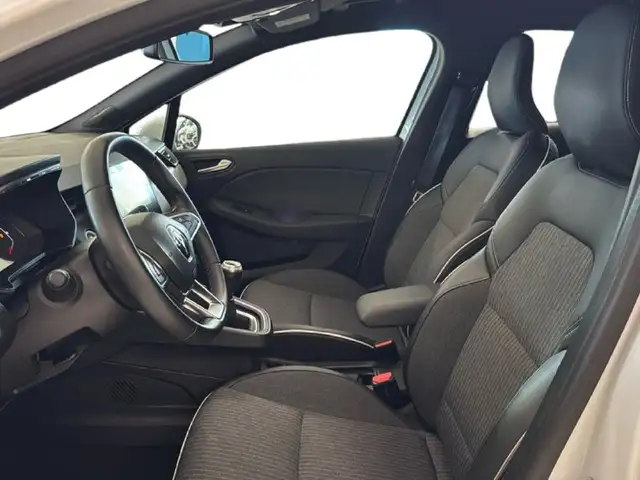 Renault Clio view 11