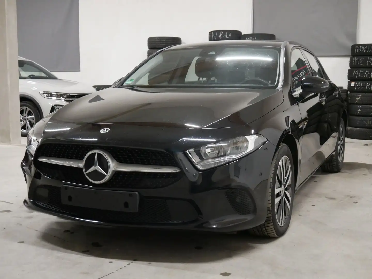 Mercedes-Benz A 250 e BUSINESS NAVI SPUR SHZ CARPLAY AMBI TLED Schwarz - 1