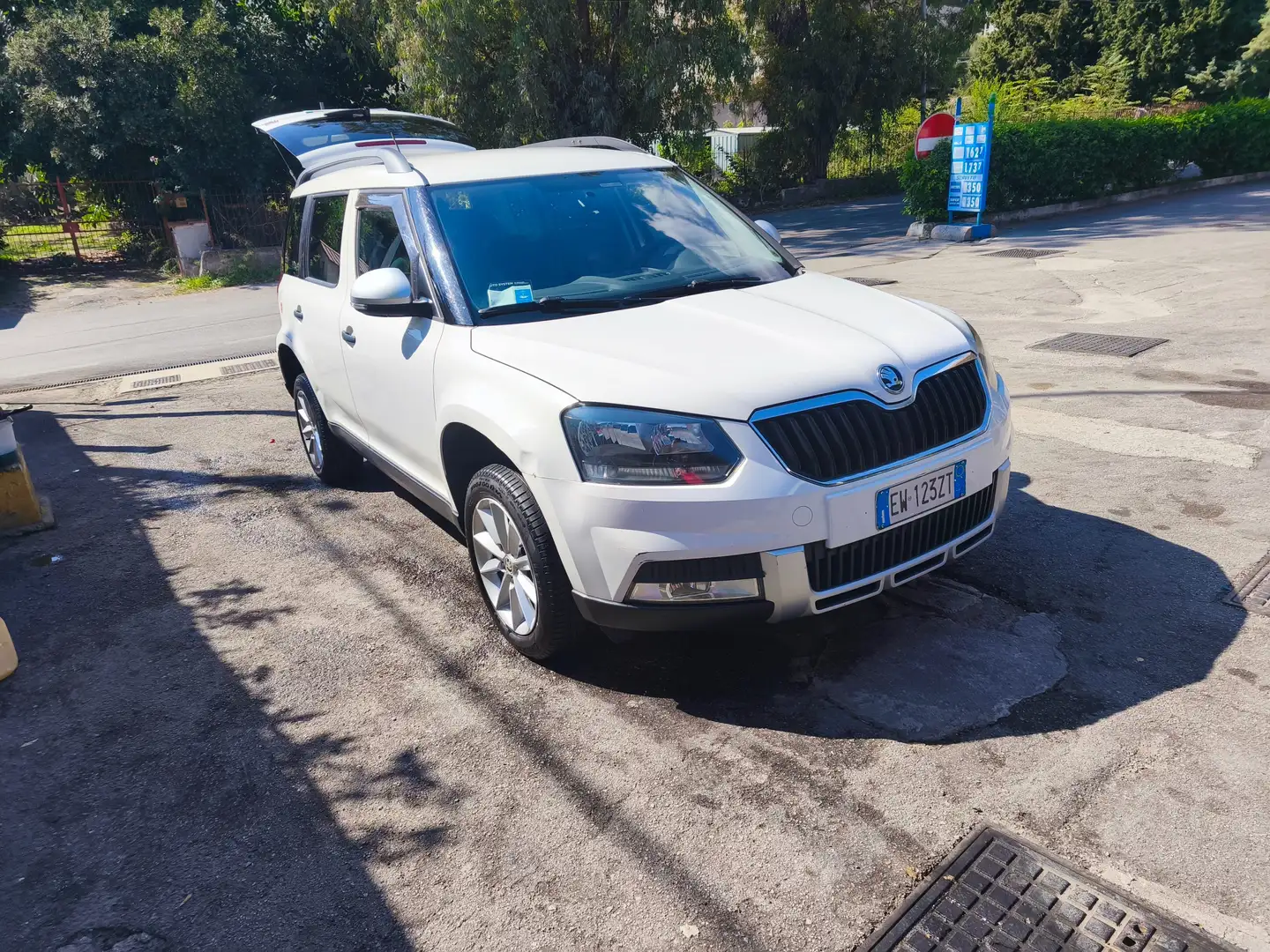 Skoda Yeti Yeti novembre 2014  con paraurti in tinta Bianco - 1