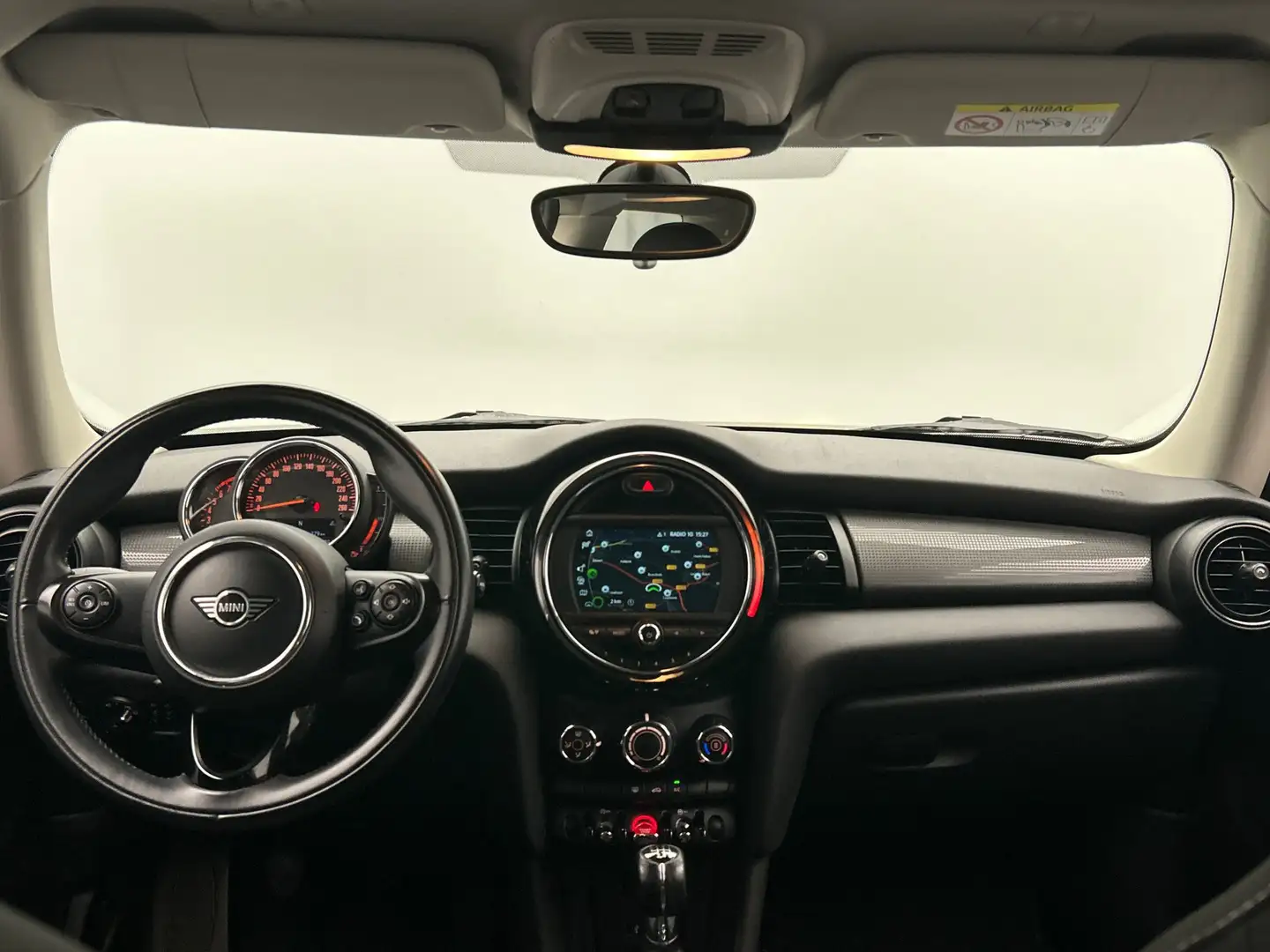 MINI Cooper 3-Deurs 1.5 | Origineel NL | Navigatie | Cruise/Co Zwart - 2
