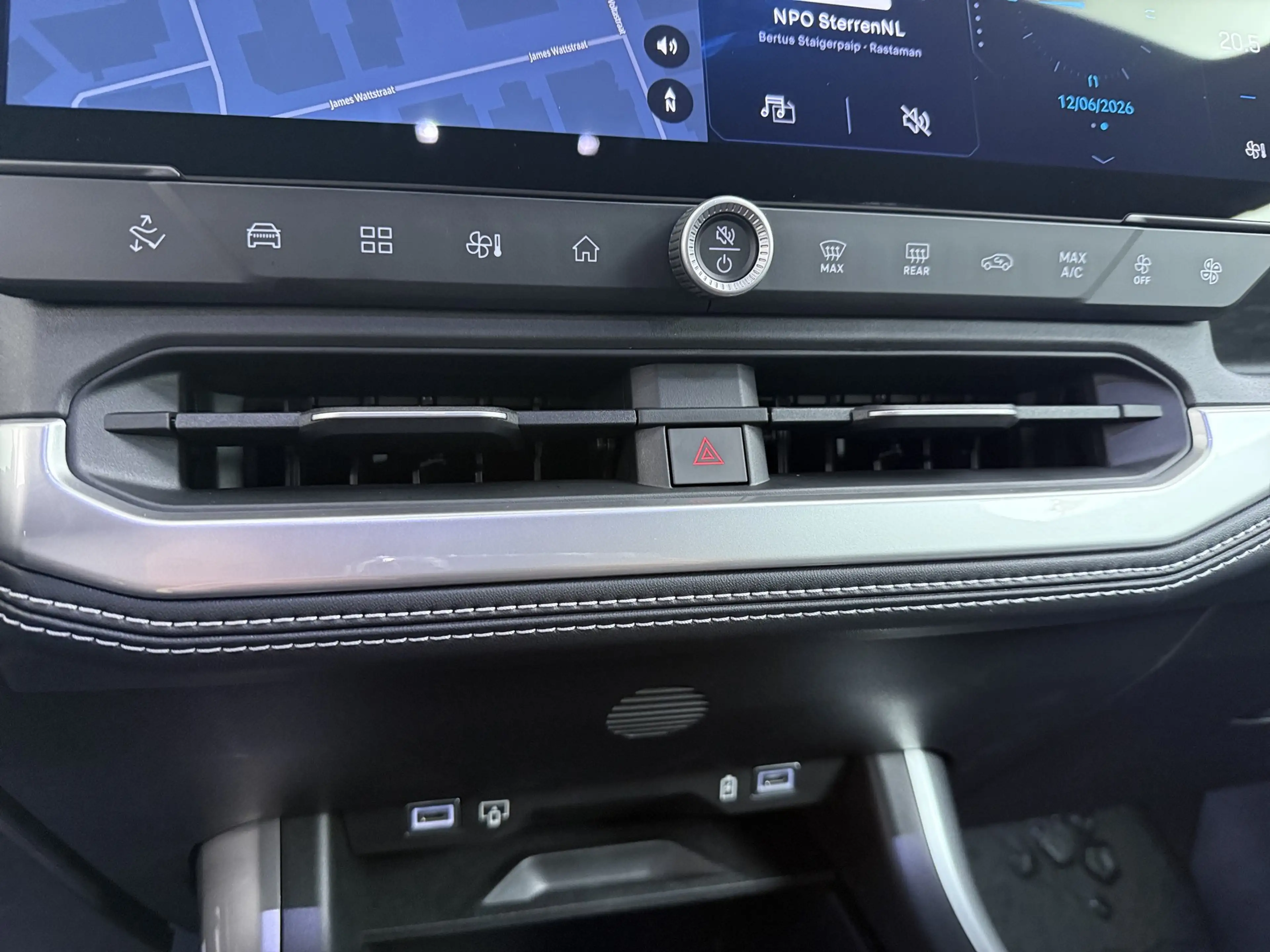 Jeep Compass 1.6 e-Hybrid Plug-In First Edition | Adaptieve cru — photo 35