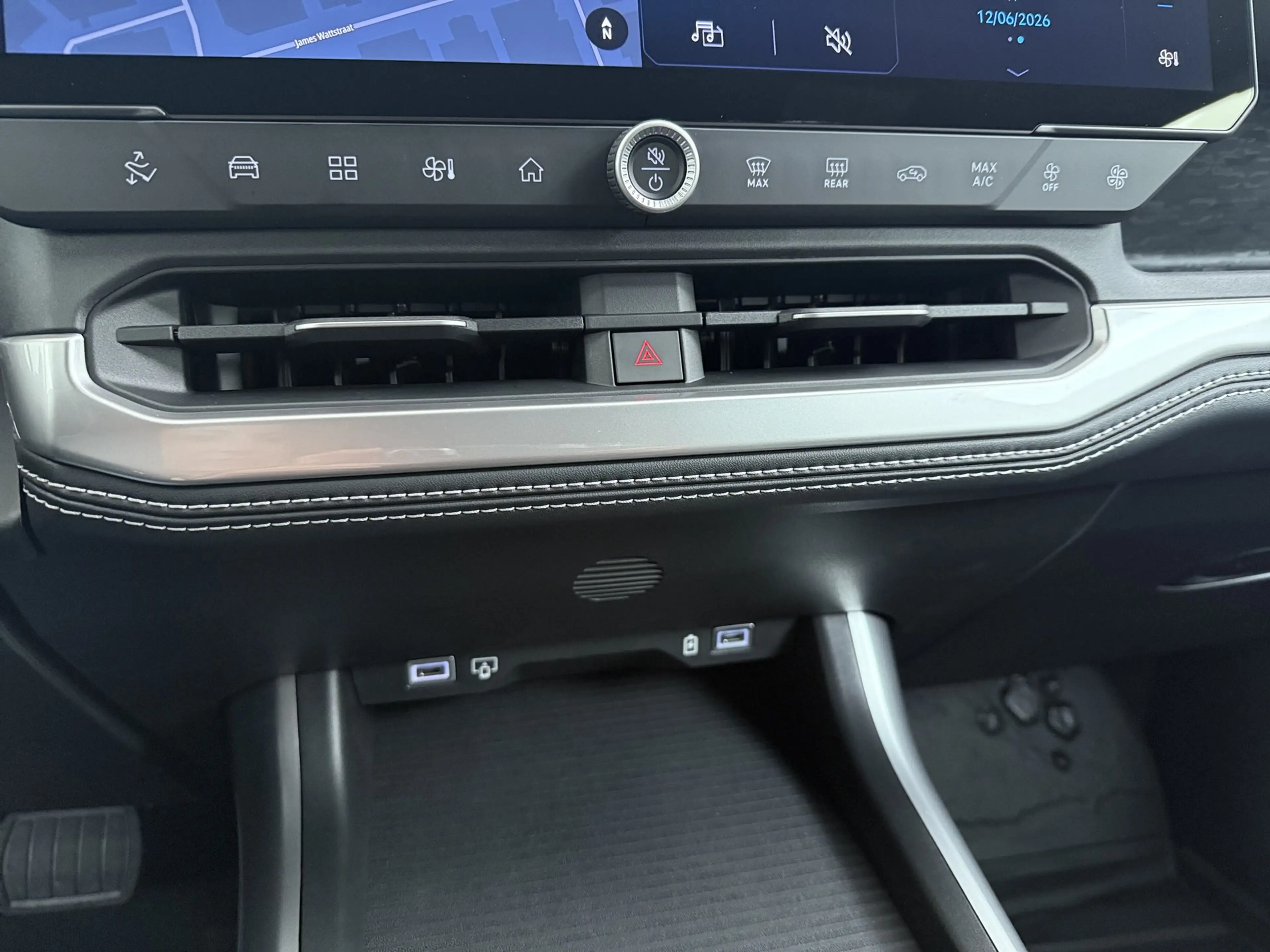 Jeep Compass 1.6 e-Hybrid Plug-In First Edition | Adaptieve cru — photo 32