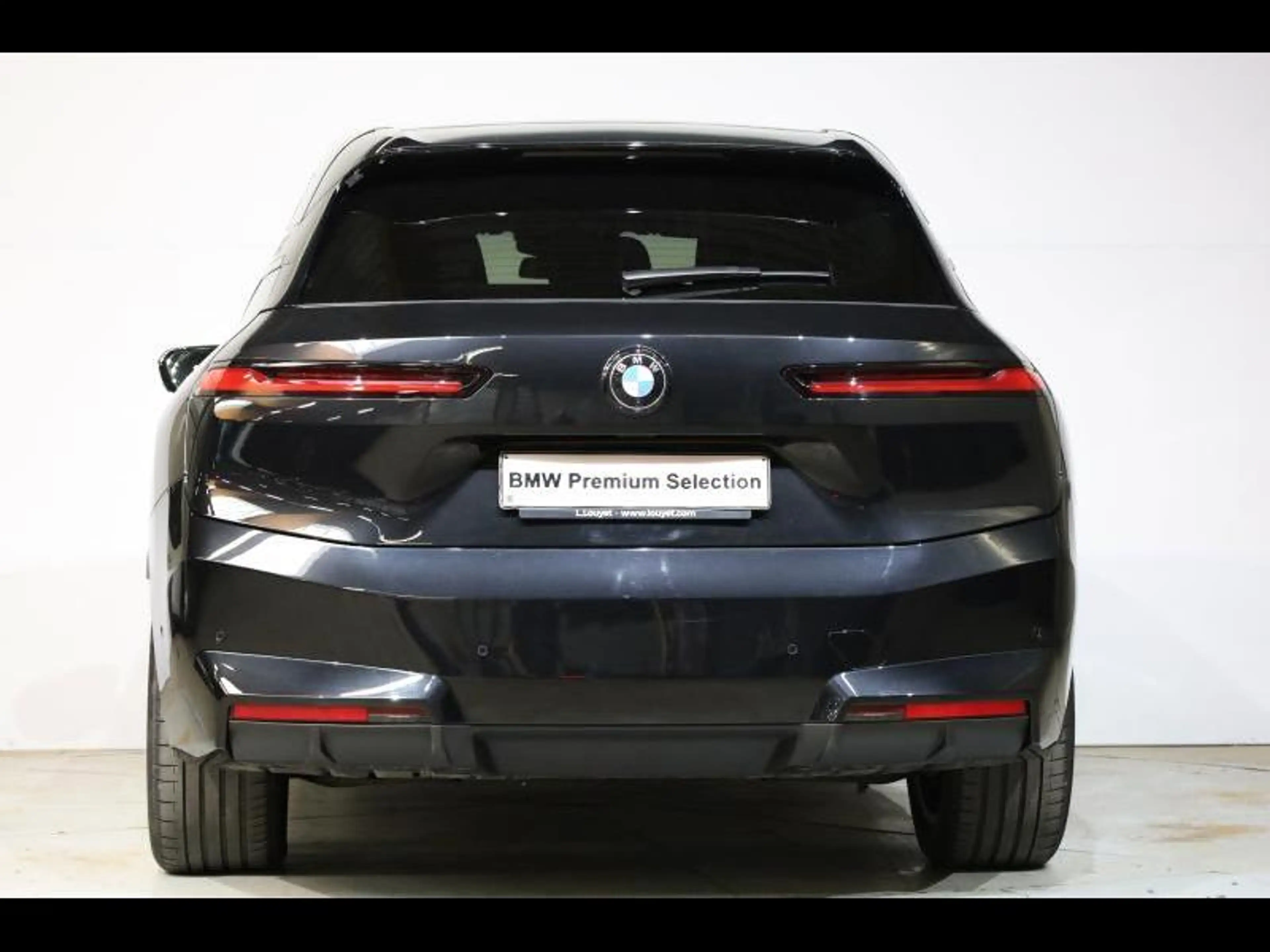 BMW iX xDrive45 — photo 5