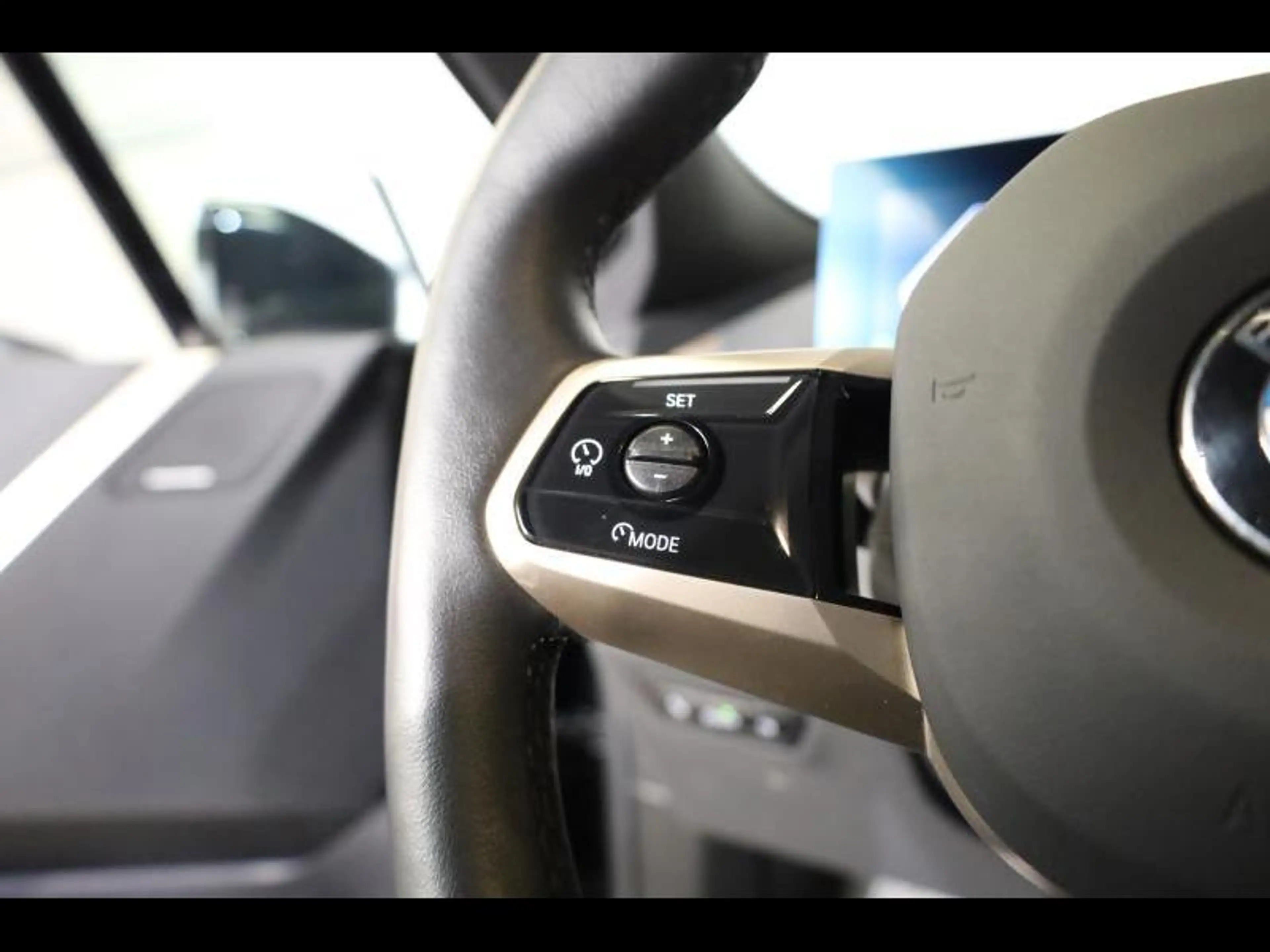 BMW iX xDrive45 — photo 14
