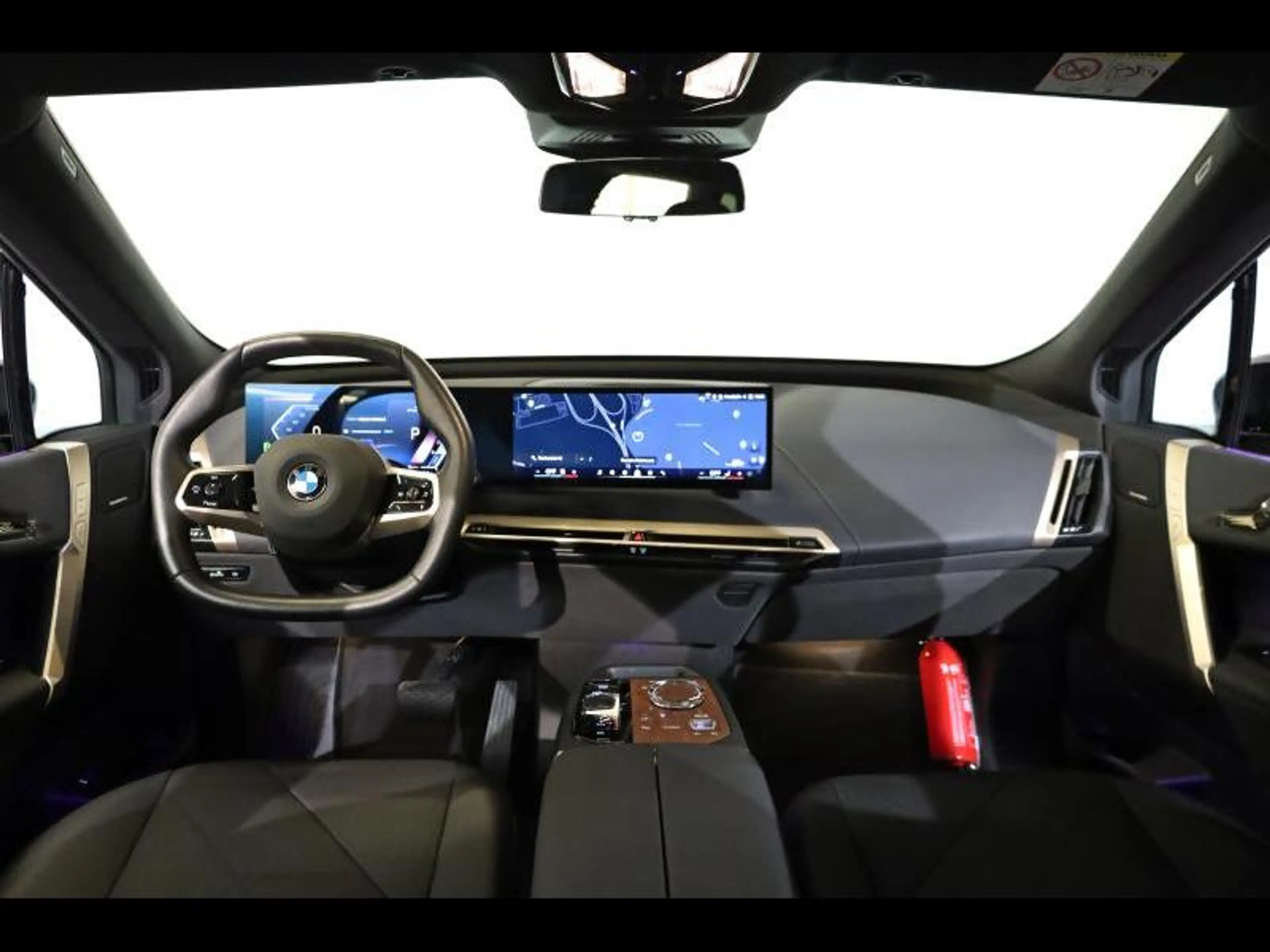 BMW iX xDrive45 — photo 8