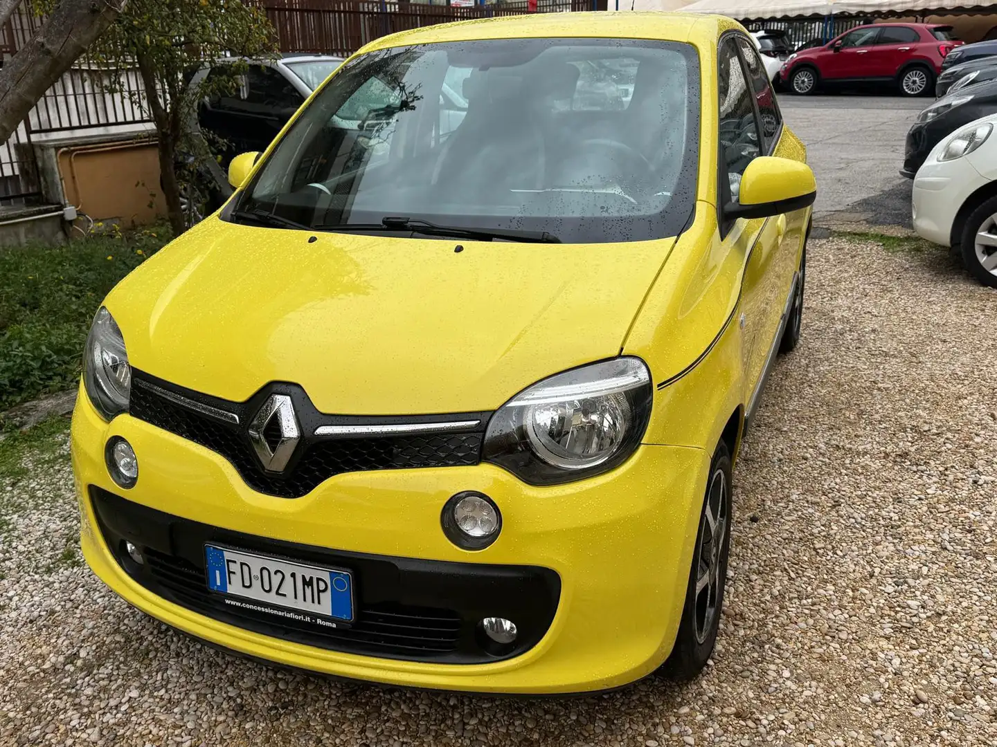 Renault Twingo Twingo III 1.0 sce Lovely 15(Lovely) S Giallo - 1