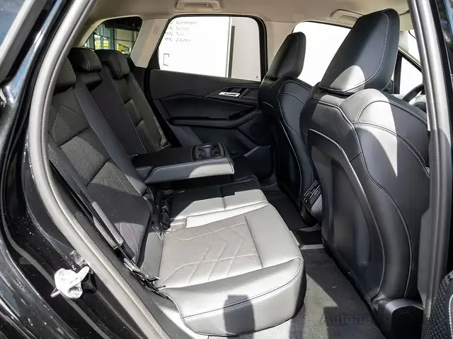 BMW 2 Series view 15