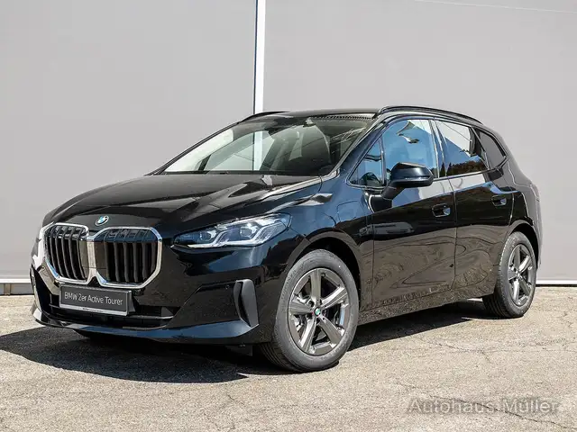 BMW 2 Series view 2