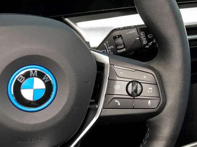 BMW 2 Series view 13