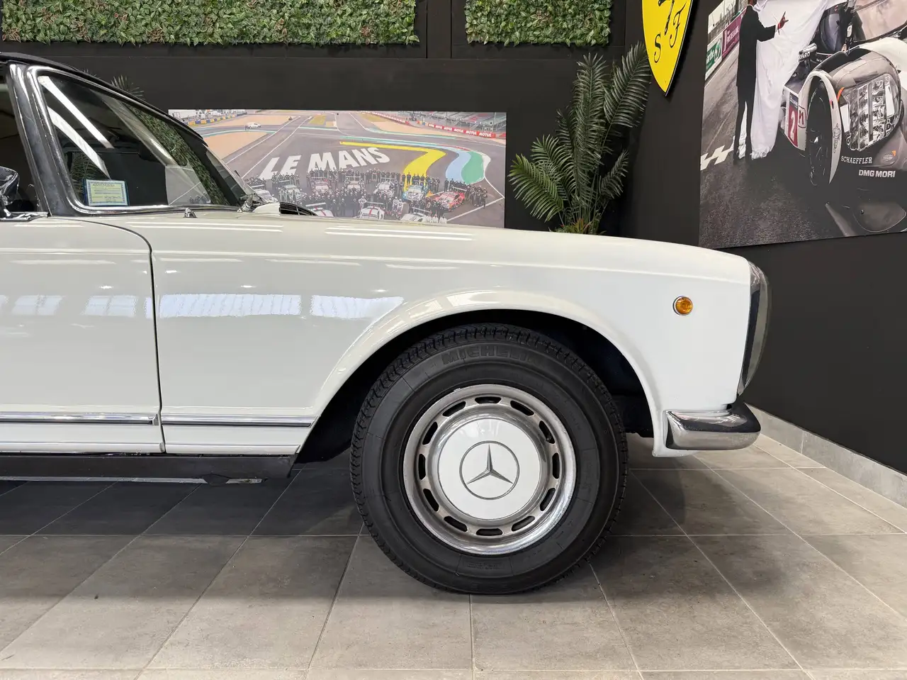 Mercedes-Benz SL 280 Pagoda Roadster *da collezione*, foto 9