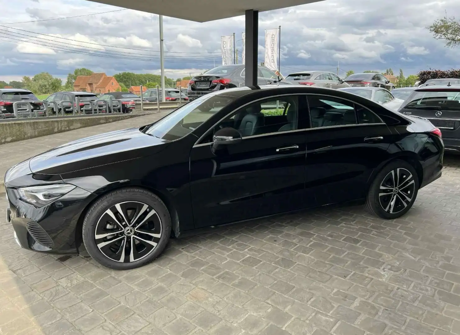 Mercedes-Benz CLA 180 Business Line + CARPLAY + LED d’ambiance - 1