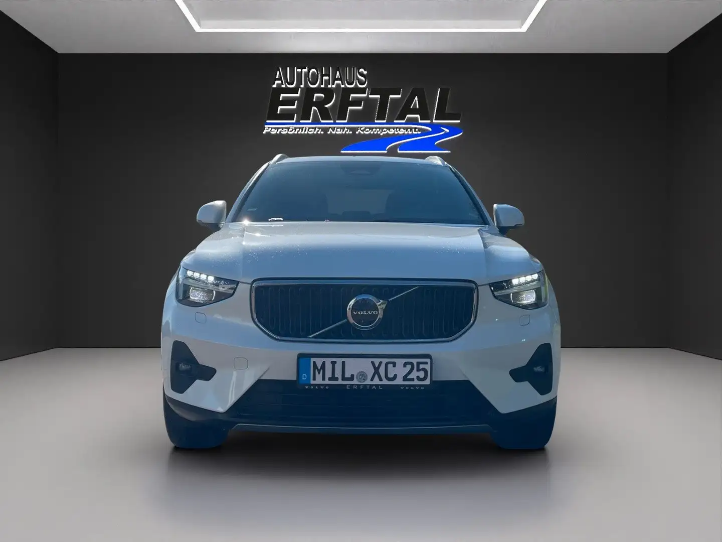 Volvo XC40 B3 Core 2WD Blanc - 2