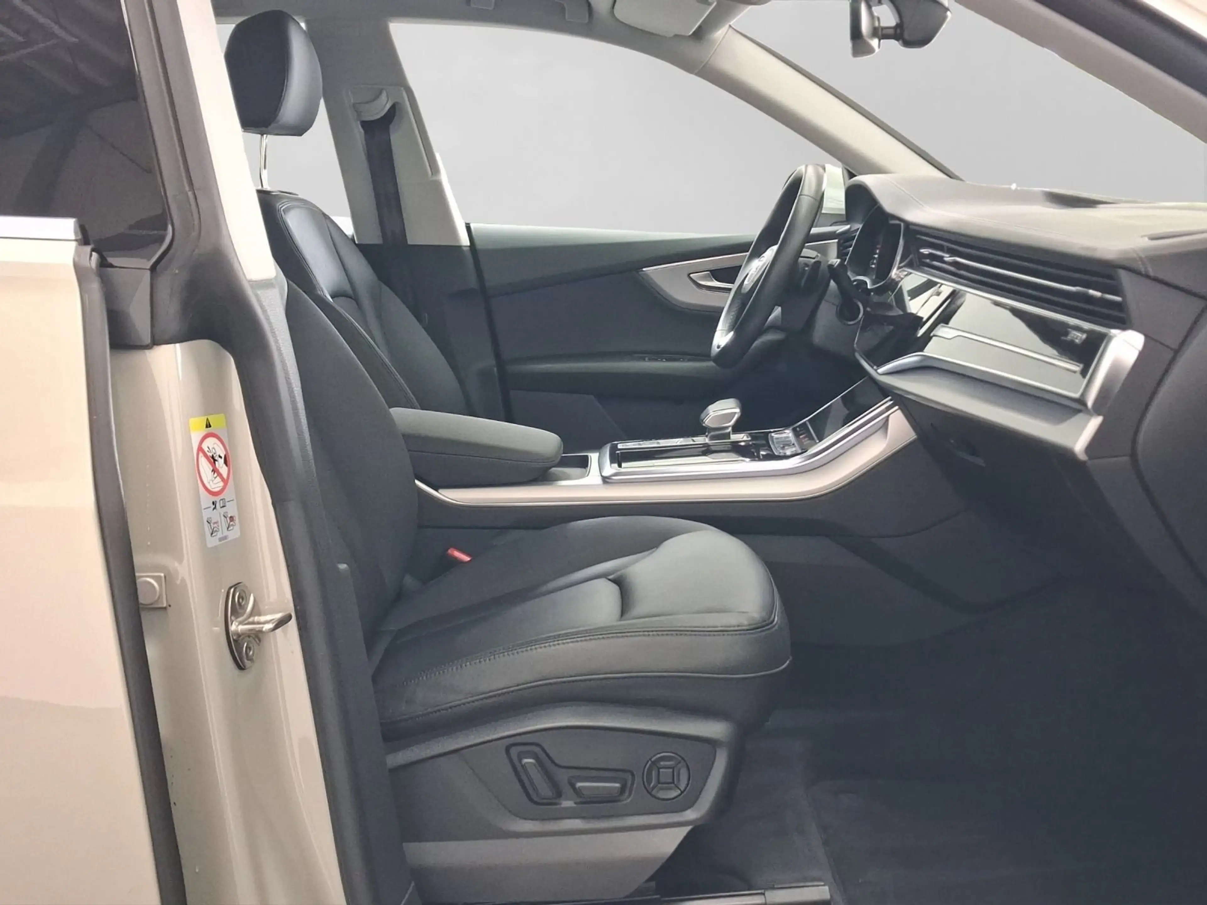 Audi Q8 55 TFSI Q LED KAMERA LM19 — photo 4