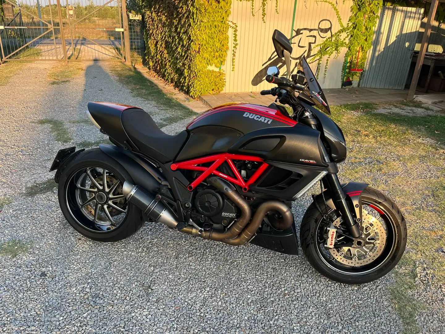 Ducati Diavel CARBON RED Rojo - 1