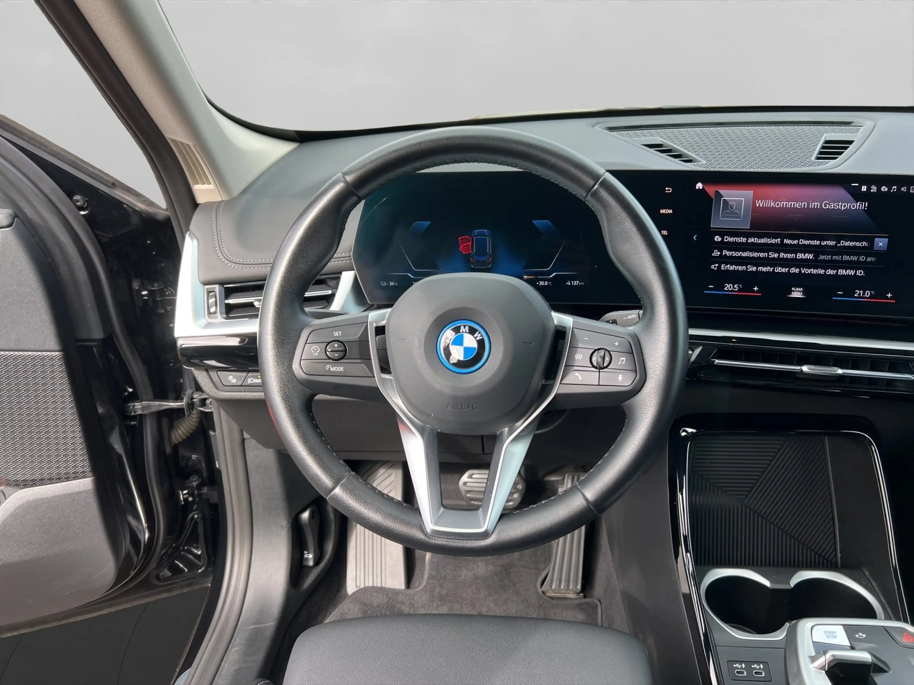 BMW iX1 xDrive30 — photo 8