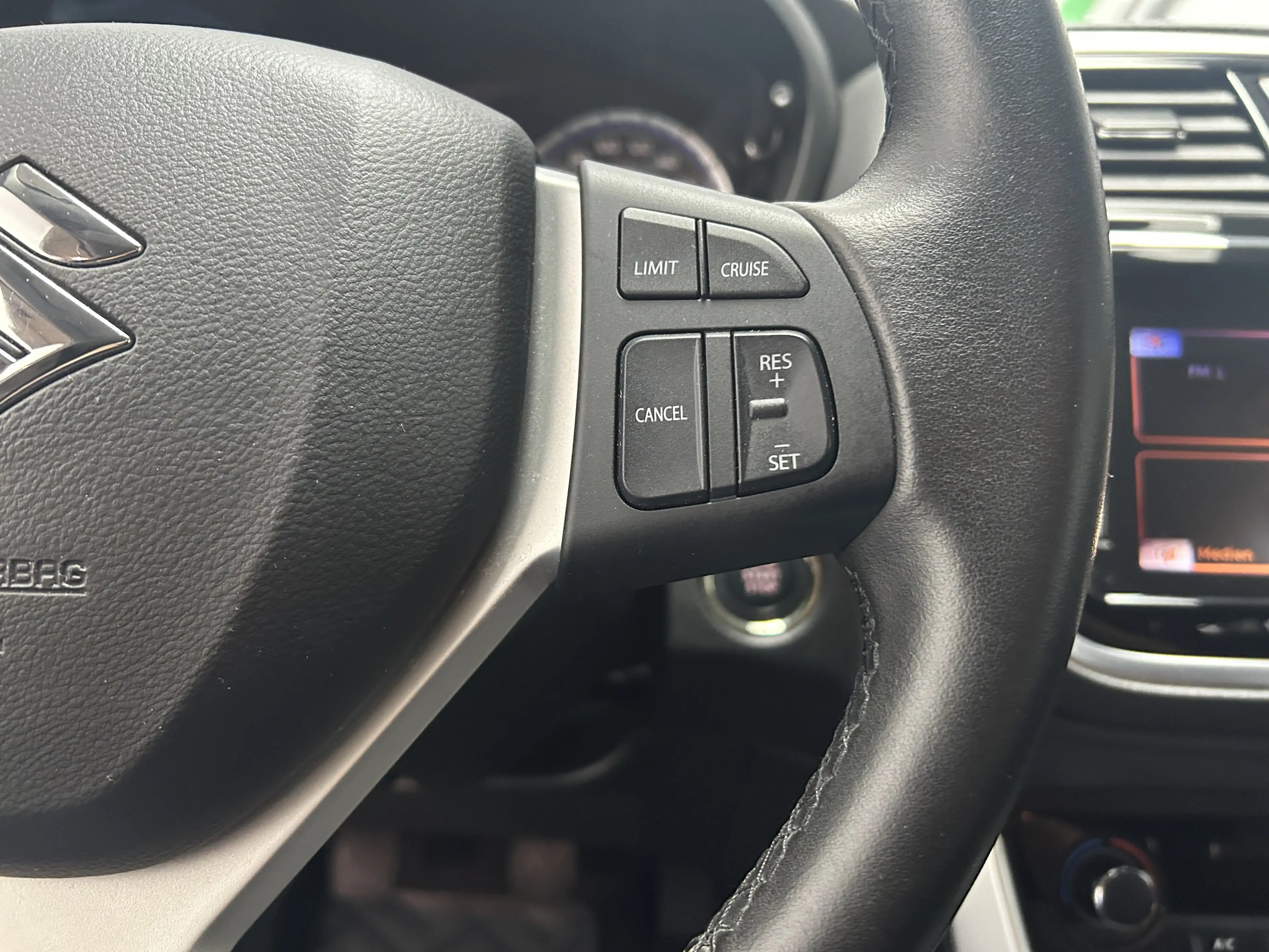 Suzuki SX4 S-Cross Comfort AHK LED R.Cam Temp Klima — photo 14
