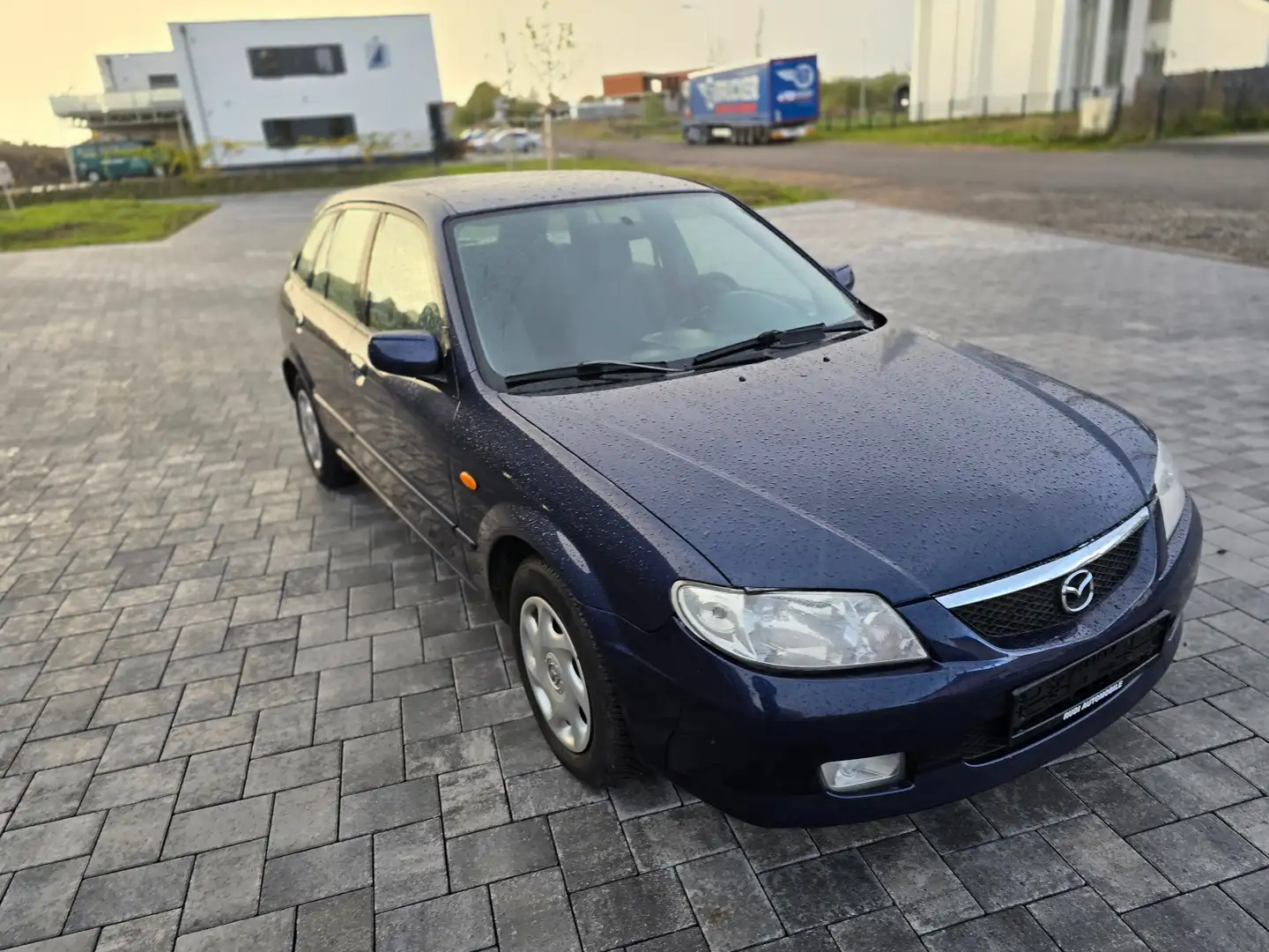 Mazda 323 1.4 S Comfort Blau - 2