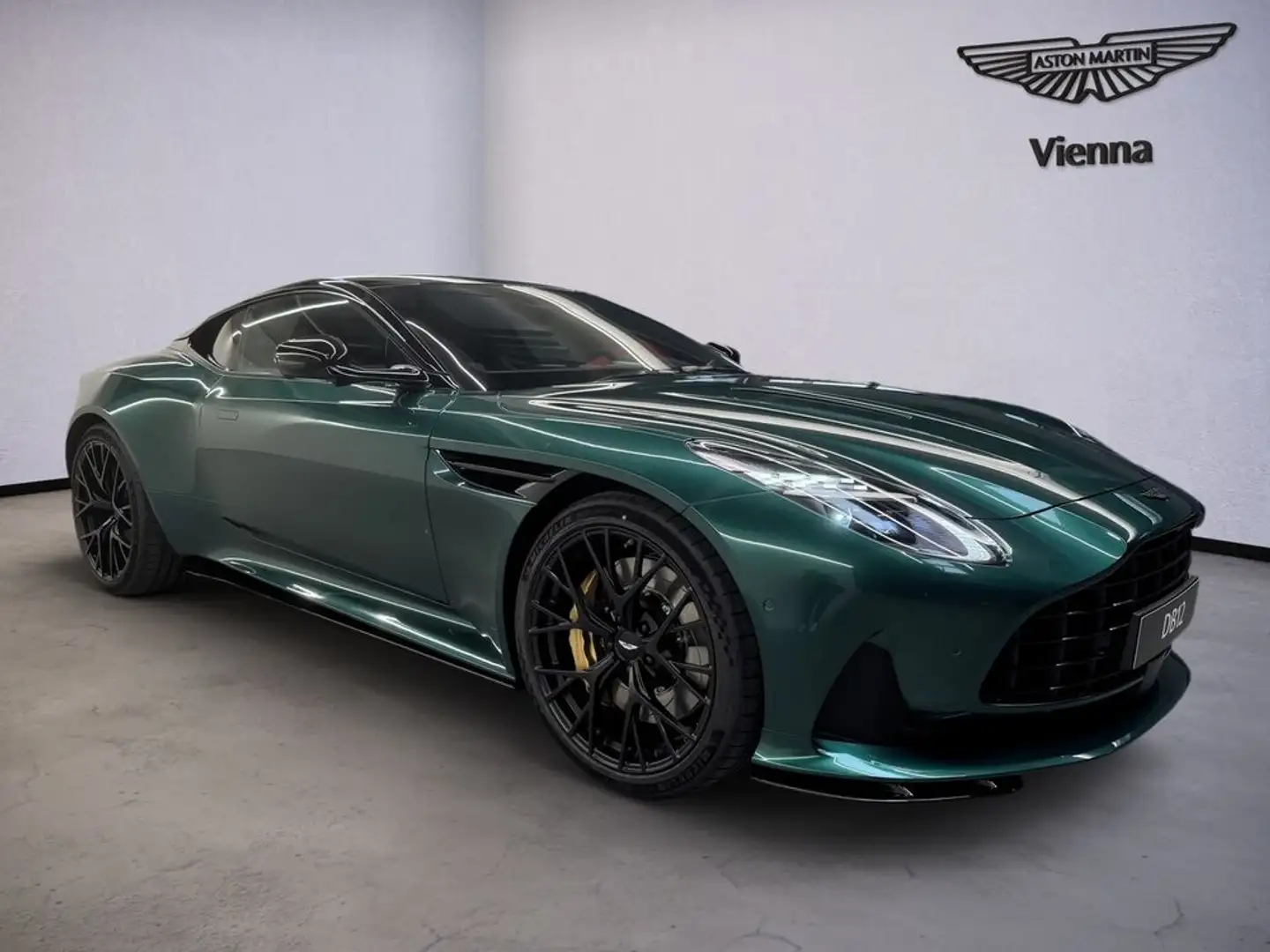 Aston Martin DB12 Coupe | Malachite Green | Bowers & Wilkins Vert - 2
