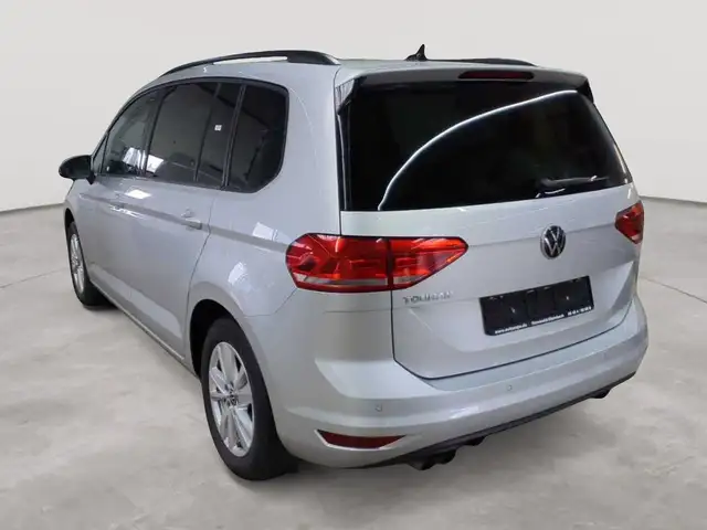 Volkswagen Touran view 5