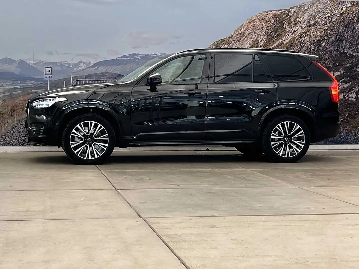 Volvo XC90 T8 PLUS DARK Noir - 2